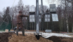 В НЯНДОМЕ В РАМКАХ ПРОЕКТА БЛАГОУСТРОЙСТВА ПАРКА "СТРЕЛКА" ЗАВЕРШАЮТ МОНТАЖ УЛИЧНОГО ОСВЕЩЕНИЯ